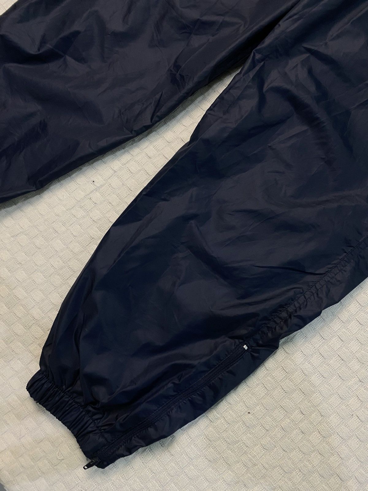 Carhartt Wip × Nike VINTAGE NIKE 90S BAGGY NYLON WIDE LEG SWOOSH TRACK PANTS Y2K Size US 28 / EU 44 - 9 Thumbnail