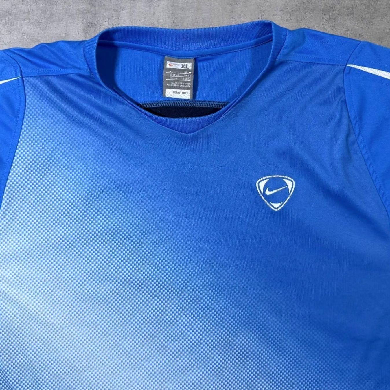 Nike Nike Tiempo Fit Dry Blue White Gradient Sports T-Shirt XL Mens Regular Size US XL / EU 56 / 4 - 4 Thumbnail