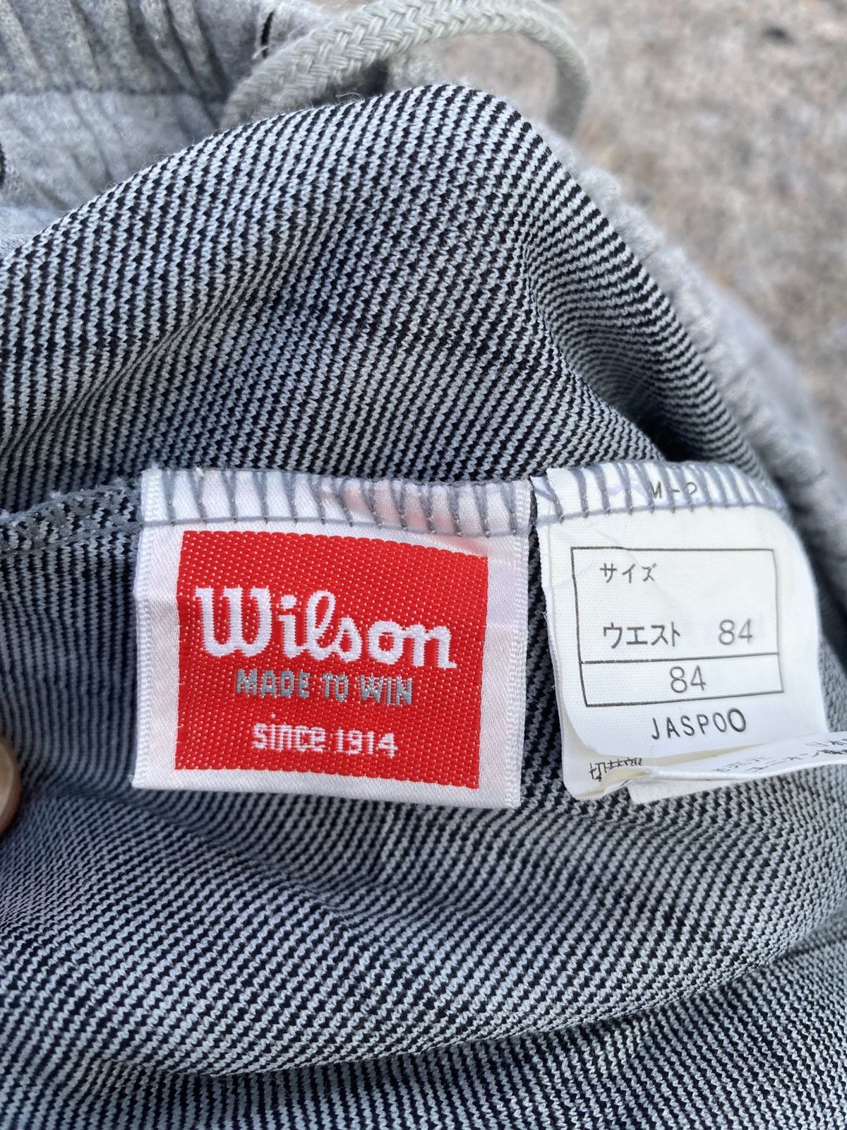 Wilson Wilson big logo short pants size 28-36 Size US 36 / EU 52 - 7 Thumbnail
