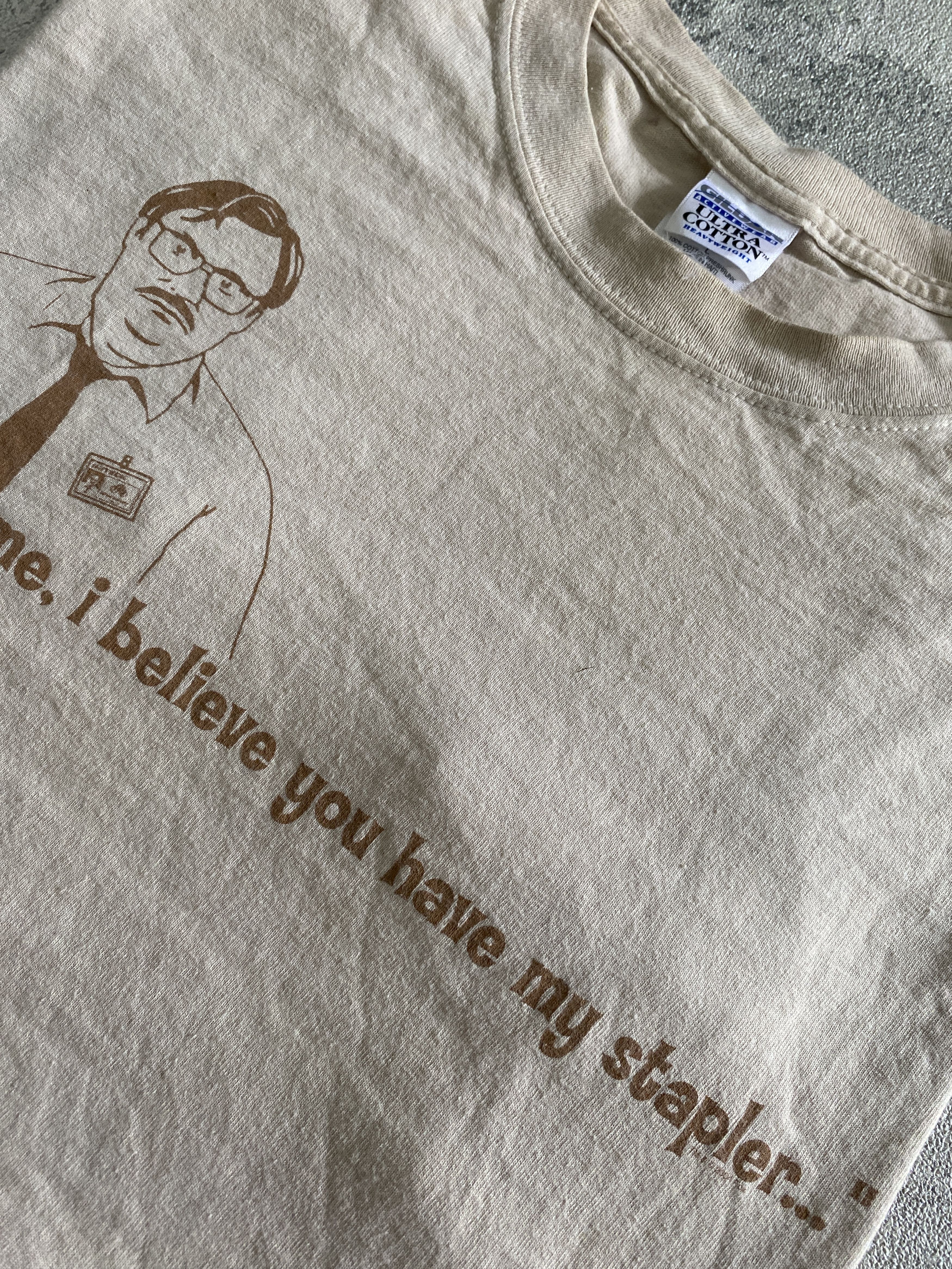 Gildan Vintage 2004 Office Space "Stapler Guy" Movie Shirt Fox TV Size US L / EU 52-54 / 3 - 8 Thumbnail