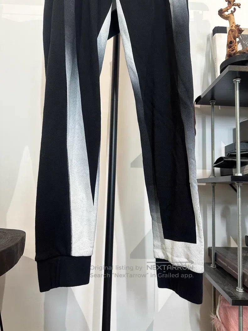Boris Bidjan Saberi Boris Bidjan Saberi Size M 11by bbs P3 printed jogger sweat Size US 30 / EU 46 - 4 Thumbnail
