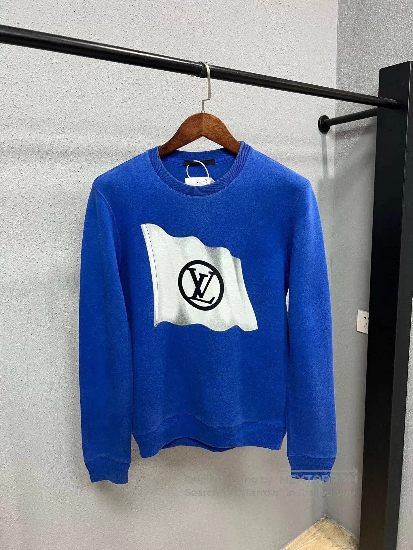 Louis Vuitton lv logo blue sweatshirt for casual wear. Size US M / EU 48-50 / 2 - 1 Thumbnail