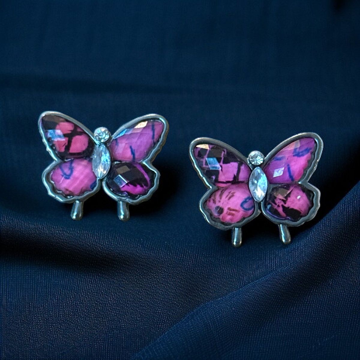 Other Silver tone pink butterfly stud earrings Size ONE SIZE - 1 Thumbnail