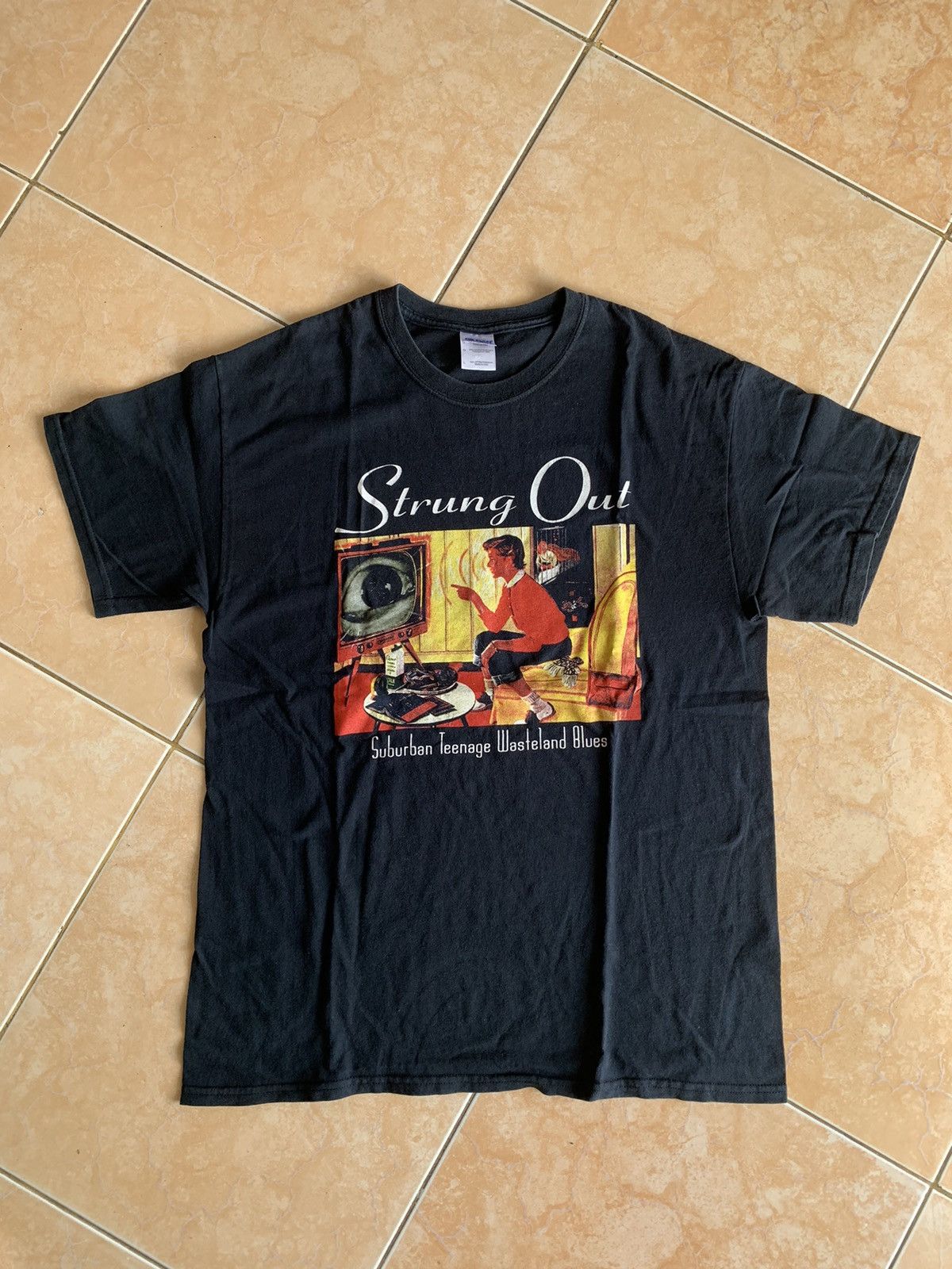 Band Tees Vintage 00s ‘Strung Out’ Punk Rock Band T-Shirt Size US L / EU 52-54 / 3 - 1 Thumbnail
