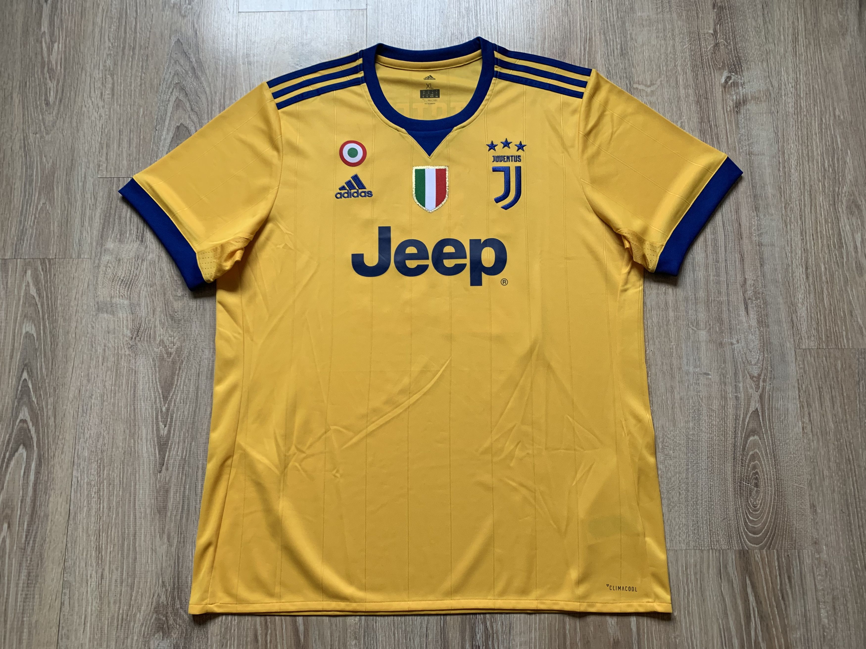 Adidas × Vintage Vintage Adidas Juventus Football Team Lichtsteiner #26 Shirt Size US XL / EU 56 / 4 - 1 Thumbnail