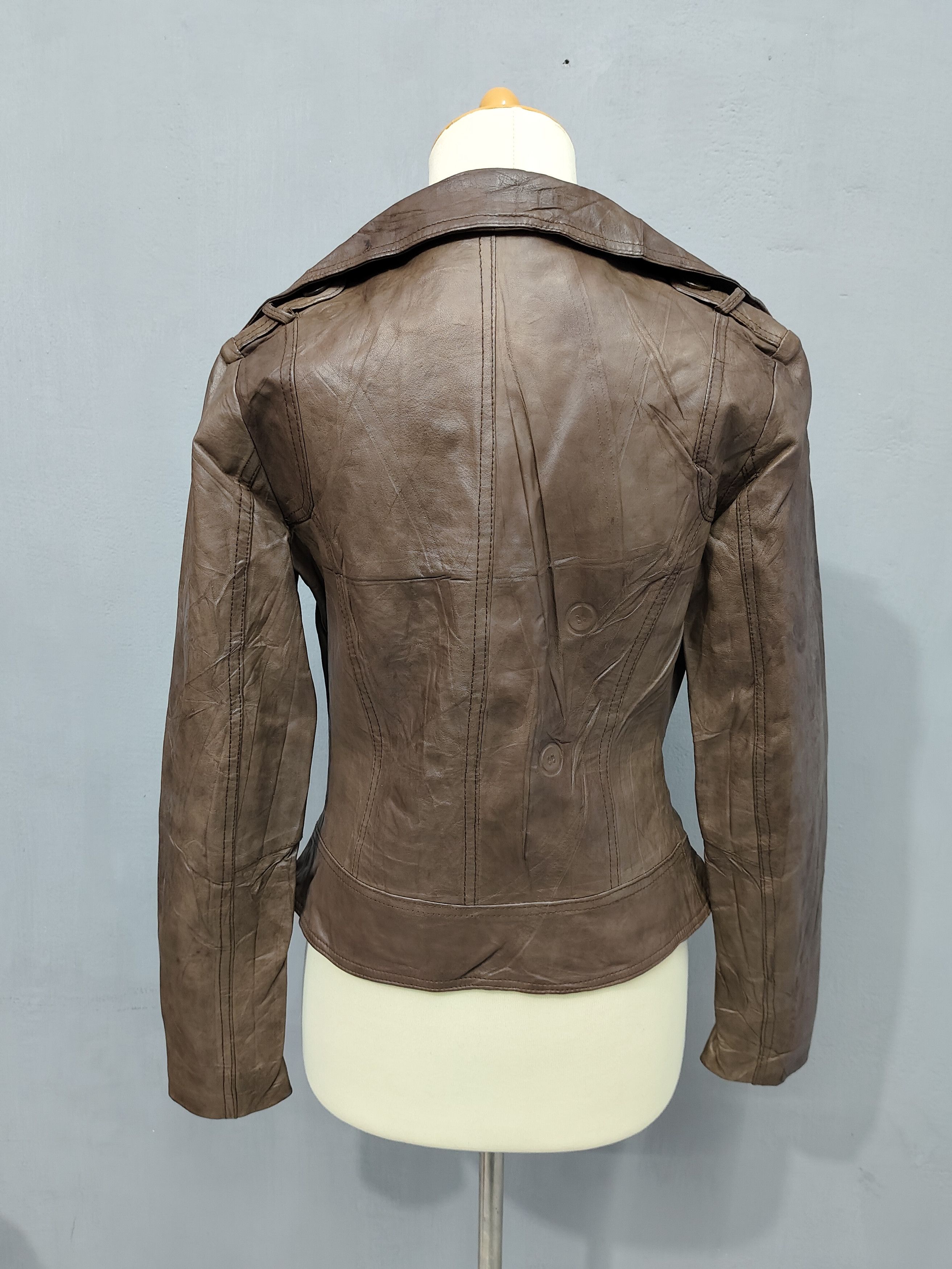 Vera Pelle 90s Vera Pelle🇮🇹 Tailored Cropped Leather Blazer Jacket Size S / US 4 / IT 40 - 4 Thumbnail