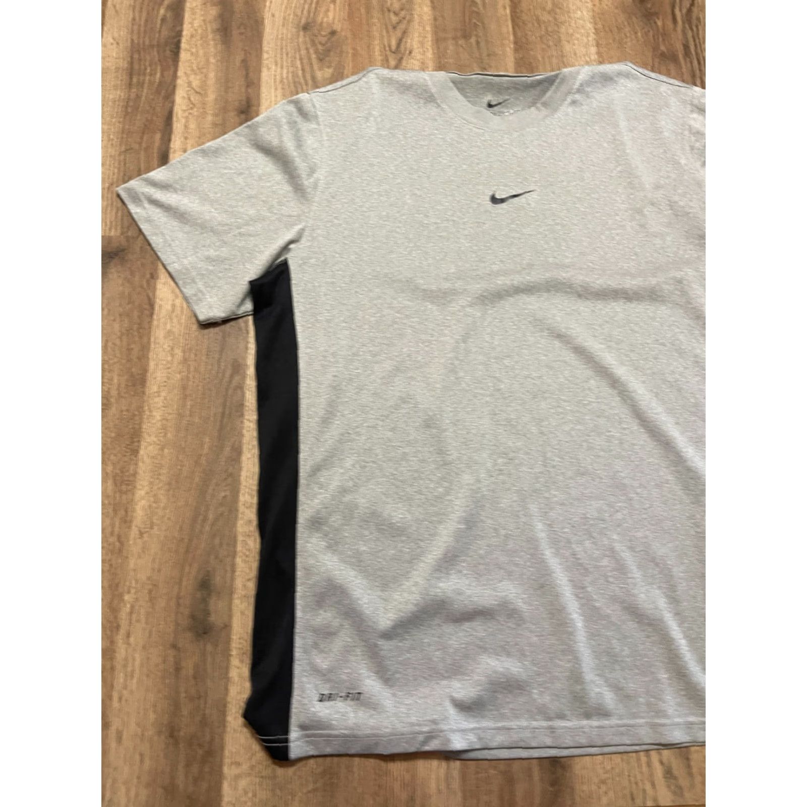 Nike Nike Shirt Mens Size Large Grey Black Dri Fit Athletic Wear Moisture Wicking Nike Dri-FIT L Mens Size US L / EU 52-54 / 3 - 3 Thumbnail