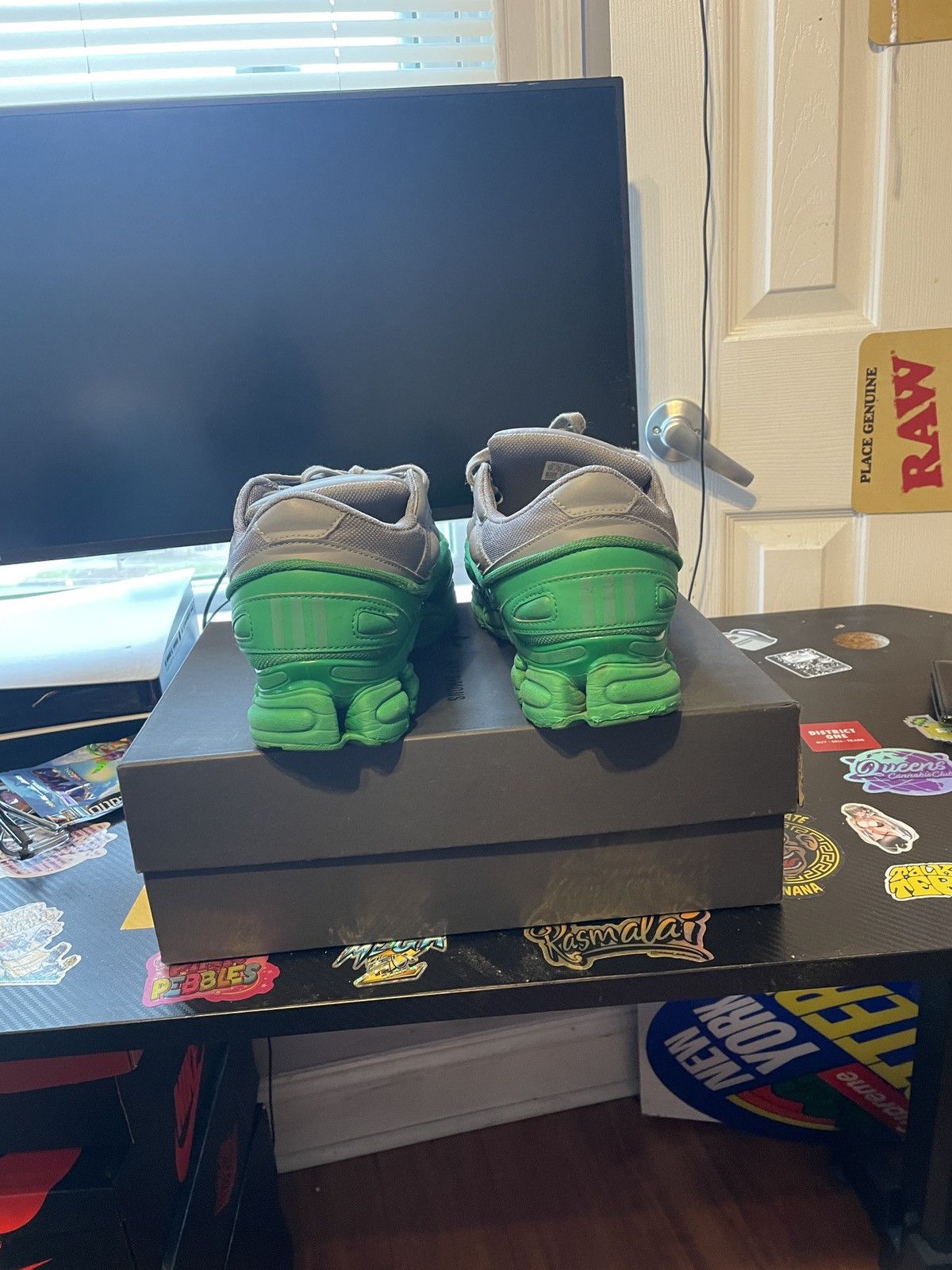 Adidas × Raf Simons Raf Simons Ozweego Size US 12 / EU 45 - 5 Thumbnail