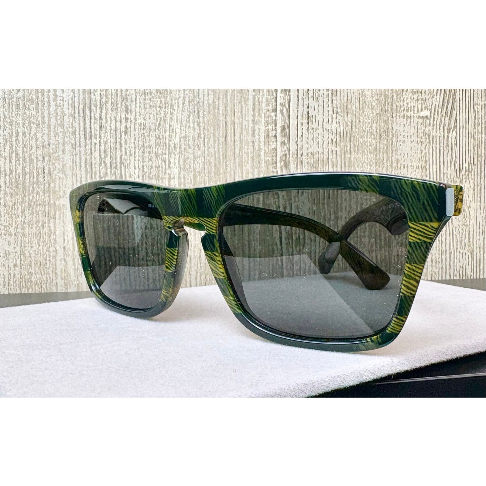Burberry NEW Burberry Green Novacek Sunglasses (BE4434) Size ONE SIZE - 5 Thumbnail