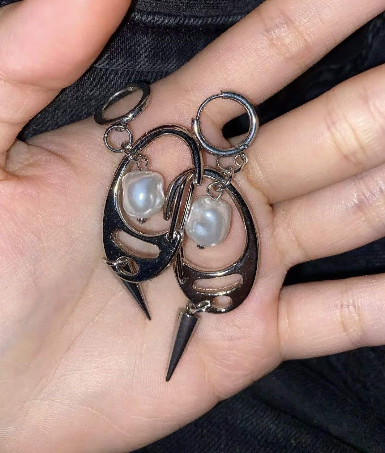Vintage Punk Rock Pearl Earings Size ONE SIZE - 2 Thumbnail