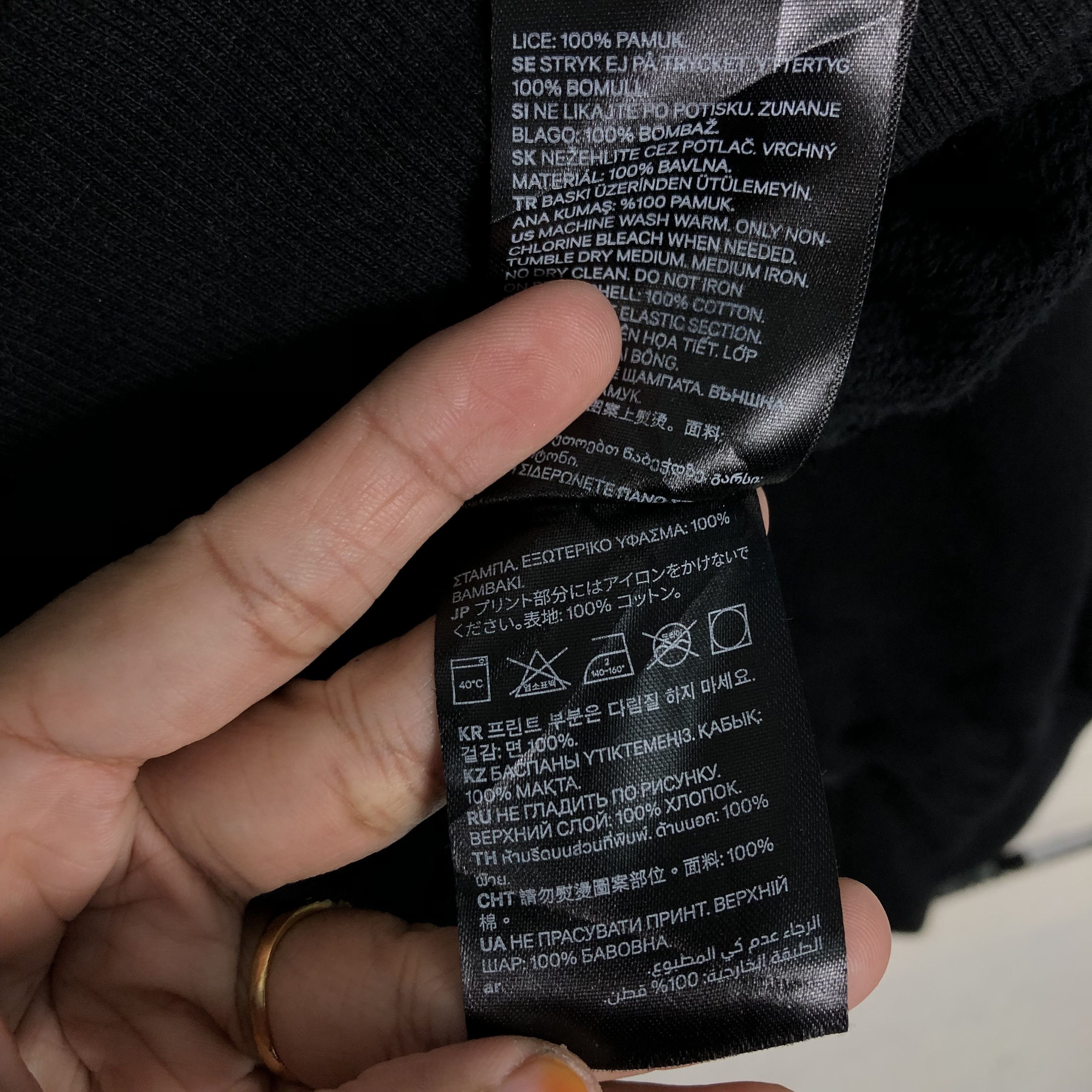 Japanese Brand 📌Vintage Sweatshirt H&M Divided Big Logo Issey Miyake Size US S / EU 44-46 / 1 - 21 Thumbnail
