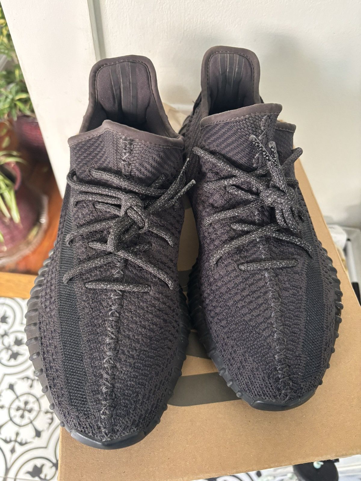 Yeezy Yeezy 350 black non reflective Size US 9.5 / EU 42-43 - 7 Thumbnail