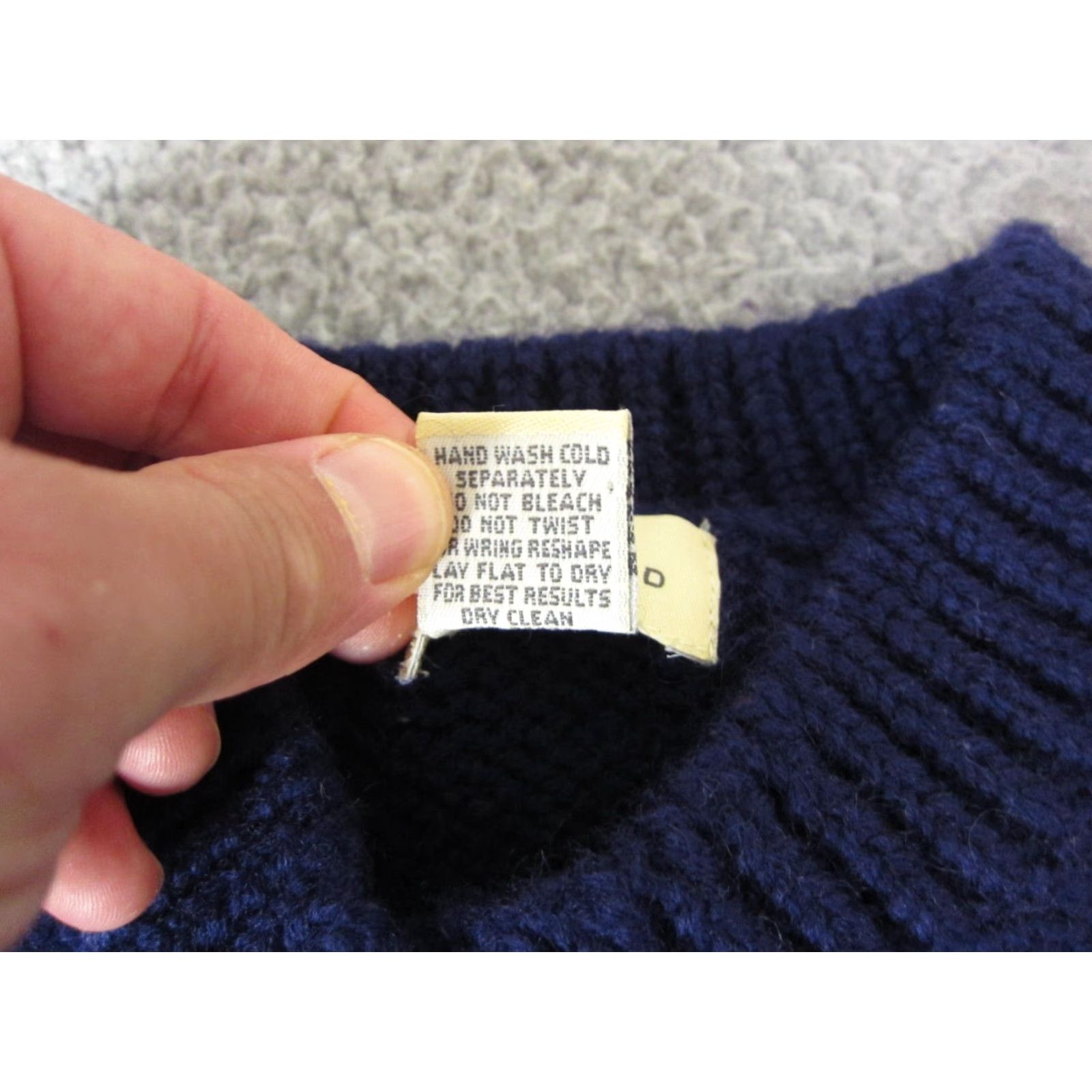 Vintage VINTAGE The Limited Sweater Womens Medium Purple 100% Wool Chunky Knit Cropped Fit 90s Pullover Sleeveless V-Neck Relaxed Casual Mens? Size M / US 6-8 / IT 42-44 - 4 Thumbnail