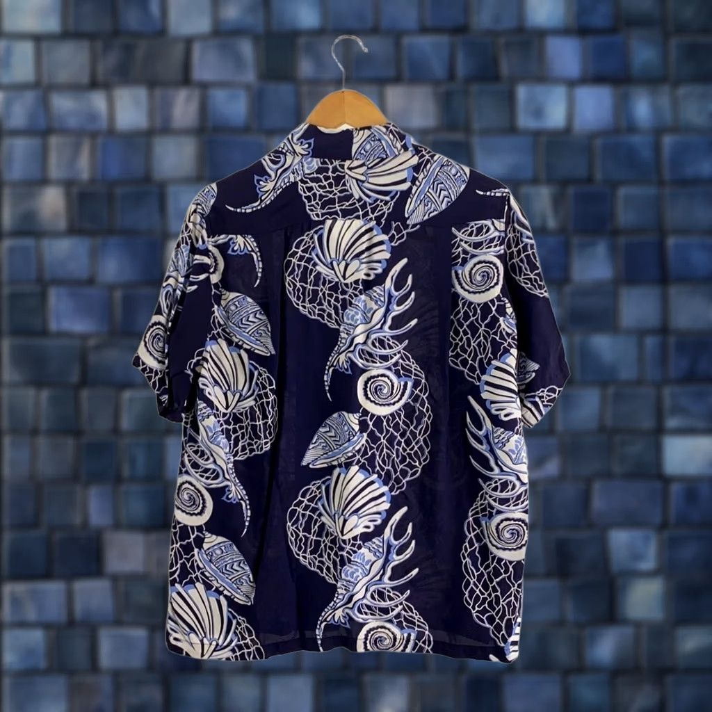 Sun Surf SUN SURF Aloha Shirt Size M Rayon Navy All-Over Print Net Seashells USED Men's Size US M / EU 48-50 / 2 - 1 Thumbnail
