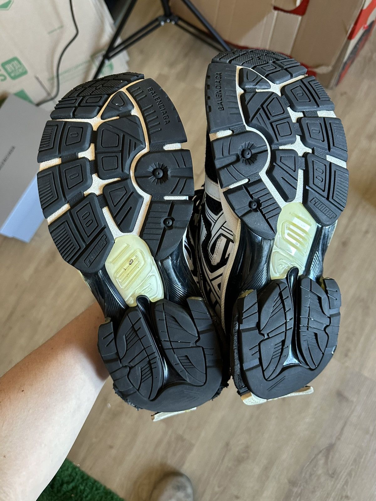 Balenciaga BALENCIAGA RUNNER 44 (11) BLACK WHITE Size US 11 / EU 44 - 5 Thumbnail