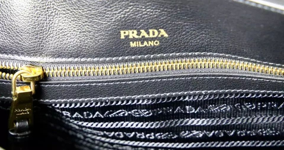 Prada o1srvl11e0624 Size: OS / Shoulder Bag in Black Size ONE SIZE - 8 Thumbnail