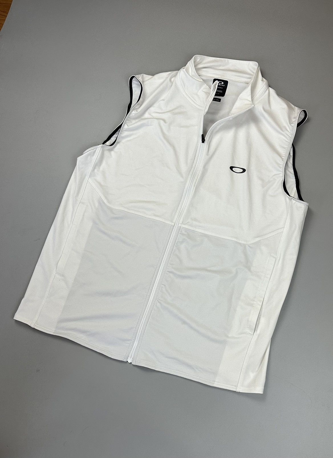 Oakley Oakley Sleeveless top running shirt Size US L / EU 52-54 / 3 - 1 Thumbnail