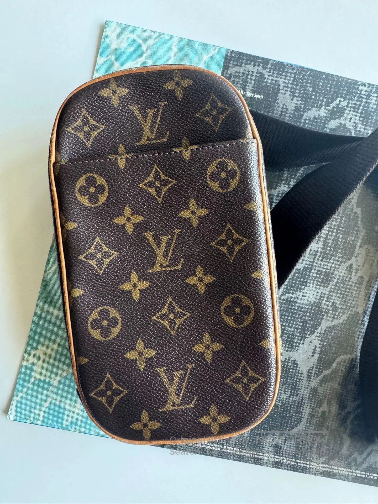Louis Vuitton Louis Vuitton Crossbody Shoulder Bag. Size ONE SIZE - 2 Thumbnail