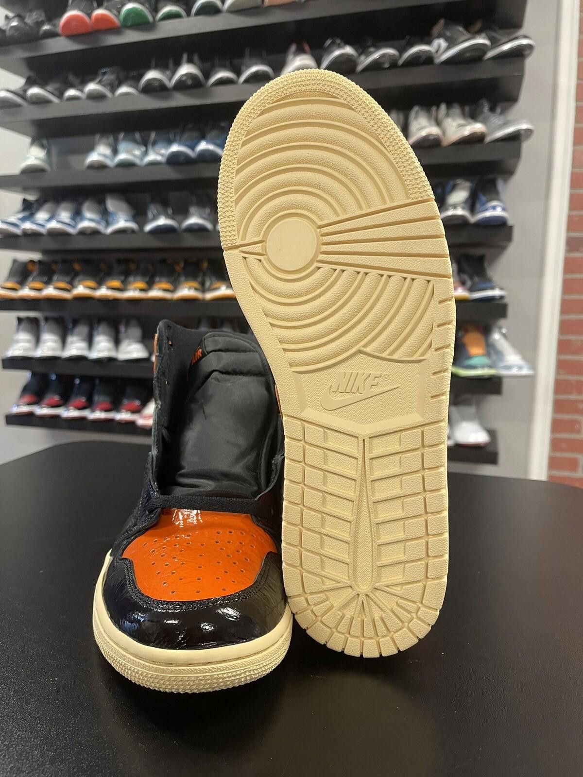 Jordan Brand Size 10.5 - Nike Air Jordan 1 Retro High Shattered Backboard Size US 10.5 / EU 43-44 - 7 Thumbnail