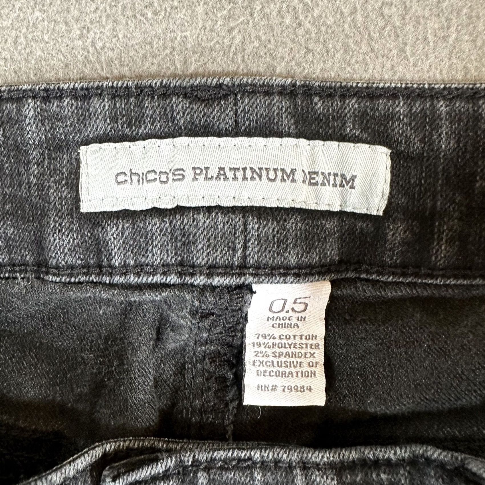 Vintage Chico's Platinum Jeans Womens 0.5 Black Denim Ultimate Fit Mid Rise Size 25" / US 0 / IT 36 - 3 Thumbnail