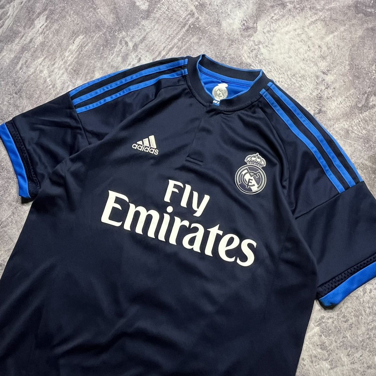 Adidas Adidas Real Madrid #11 Bale Football Jersey 2015/2016 Size US M / EU 48-50 / 2 - 3 Thumbnail