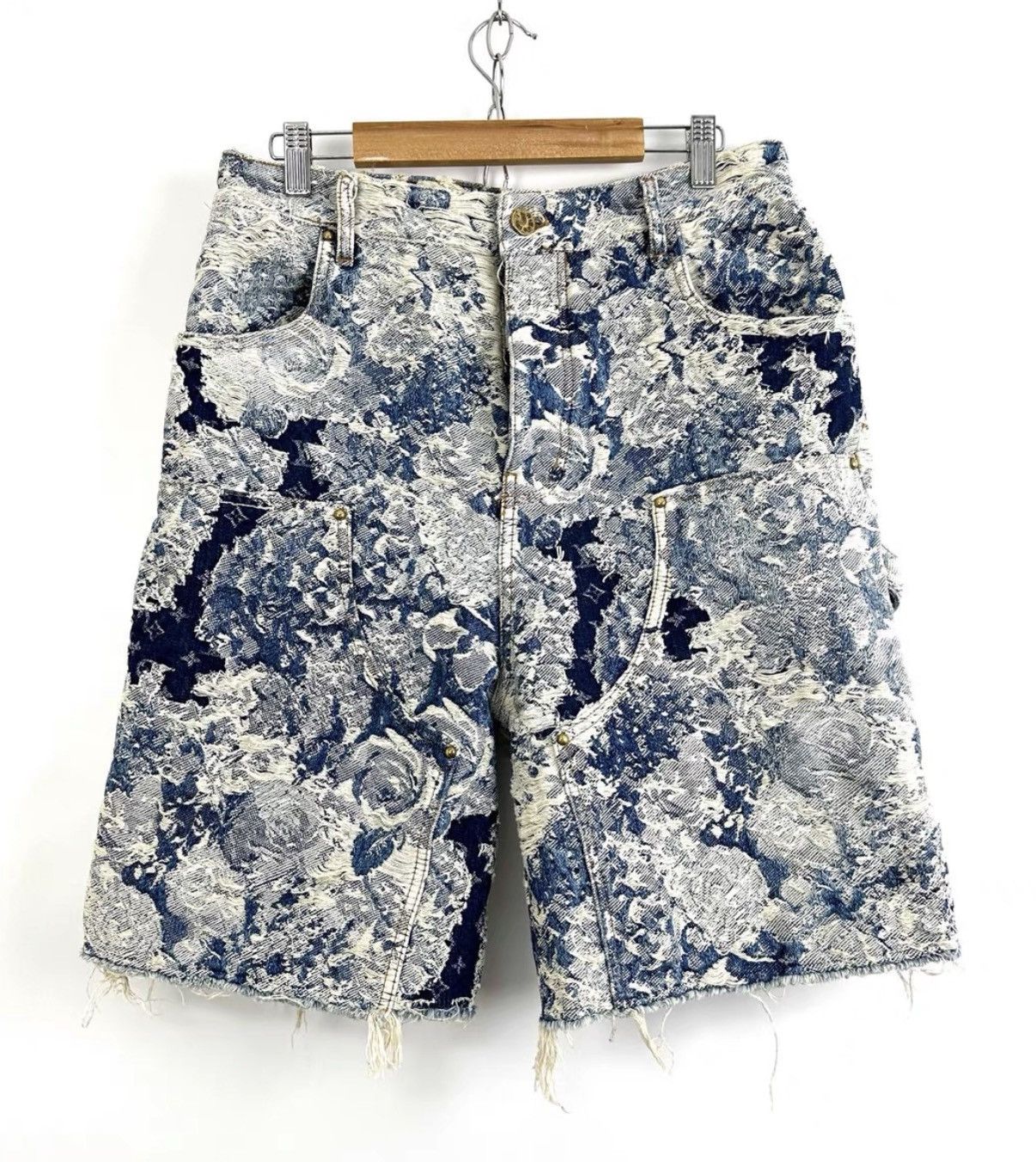 Louis Vuitton Louis Vuitton Distressed Destroyed Straight Denim Shorts K12 Size US 30 / EU 46 - 1 Thumbnail