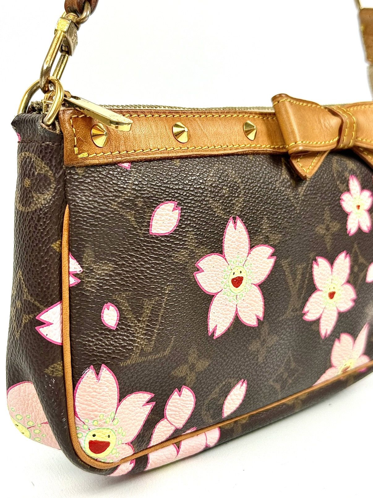 Louis Vuitton × Takashi Murakami Louis Vuitton - Murakami - SS/03 - Cherry Blossom - Pochette Size ONE SIZE - 9 Thumbnail