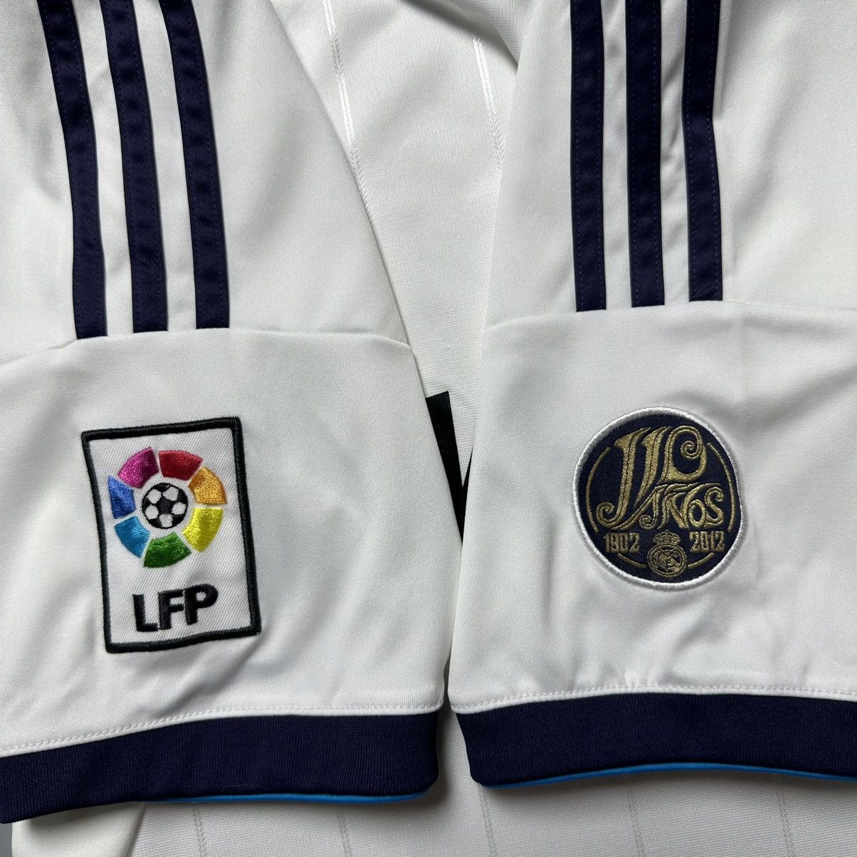 Adidas REAL MADRID 2012/2013 FOOTBALL HOME JERSEY #8 KAKA Size US S / EU 44-46 / 1 - 10 Thumbnail