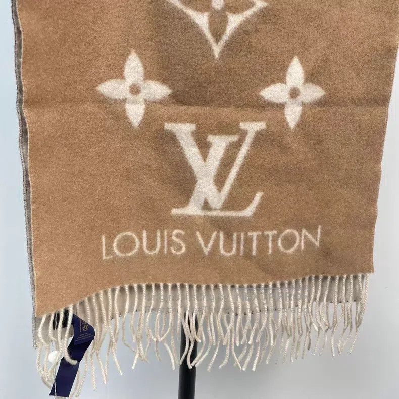 Louis Vuitton Louis Vuitton Cream-colored gradient double-faced cashmere Size ONE SIZE - 5 Thumbnail