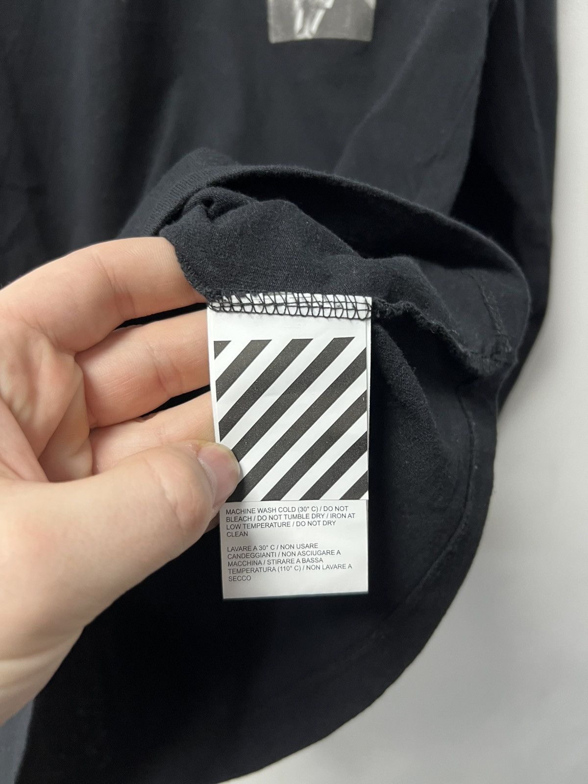 Off-White Off White Longsleeve Luxury Big Logo Size S XS Size US S / EU 44-46 / 1 - 10 Thumbnail
