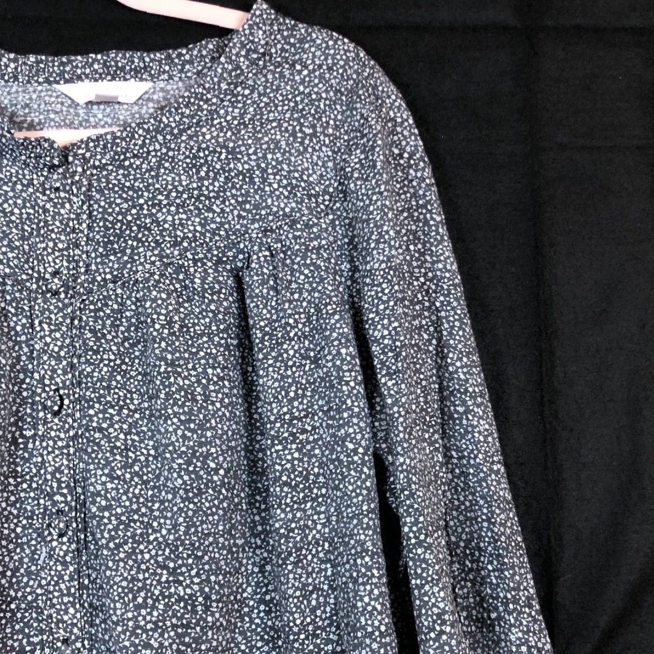 Lauren Conrad LC Lauren Conrad Blouse Gray White Spotted Button Down Long Sleeve Medium Womens Size M / US 6-8 / IT 42-44 - 5 Thumbnail