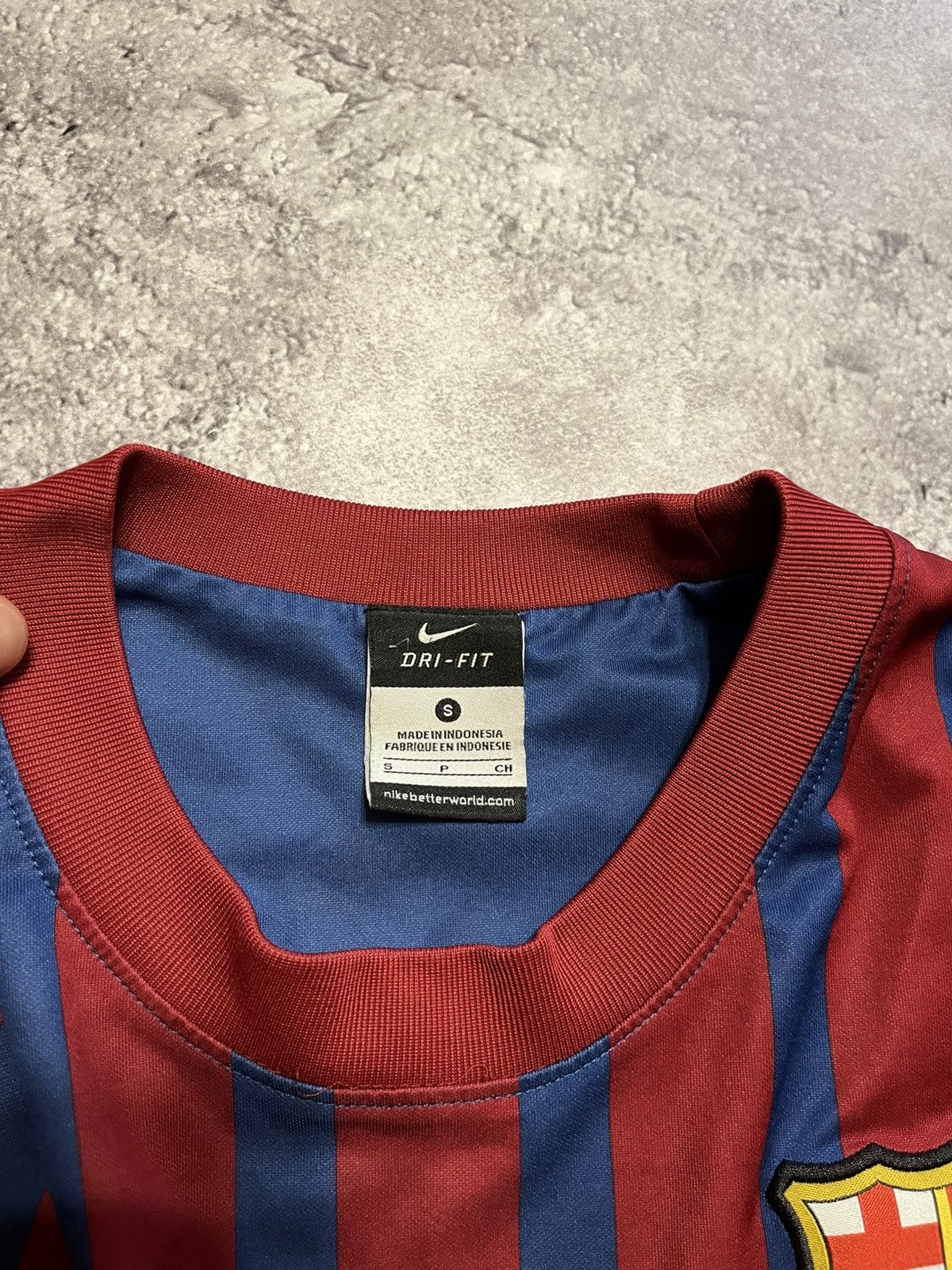 Nike Nike FC Barcelona 2011/2012 soccer jersey Size US S / EU 44-46 / 1 - 6 Thumbnail
