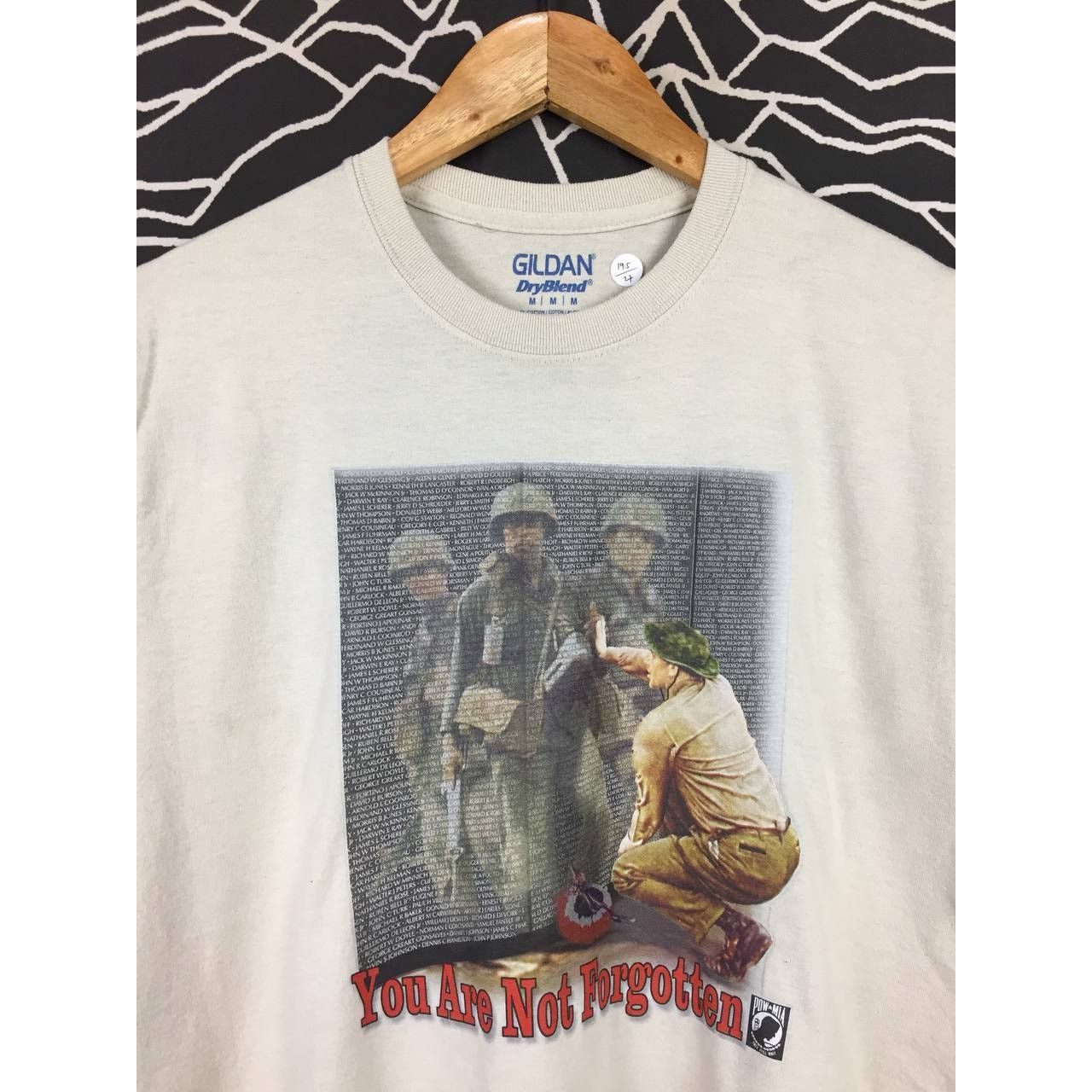 Gildan War Memorial You Are Not Forgotten Military Tribute Tee Size US M / EU 48-50 / 2 - 3 Thumbnail