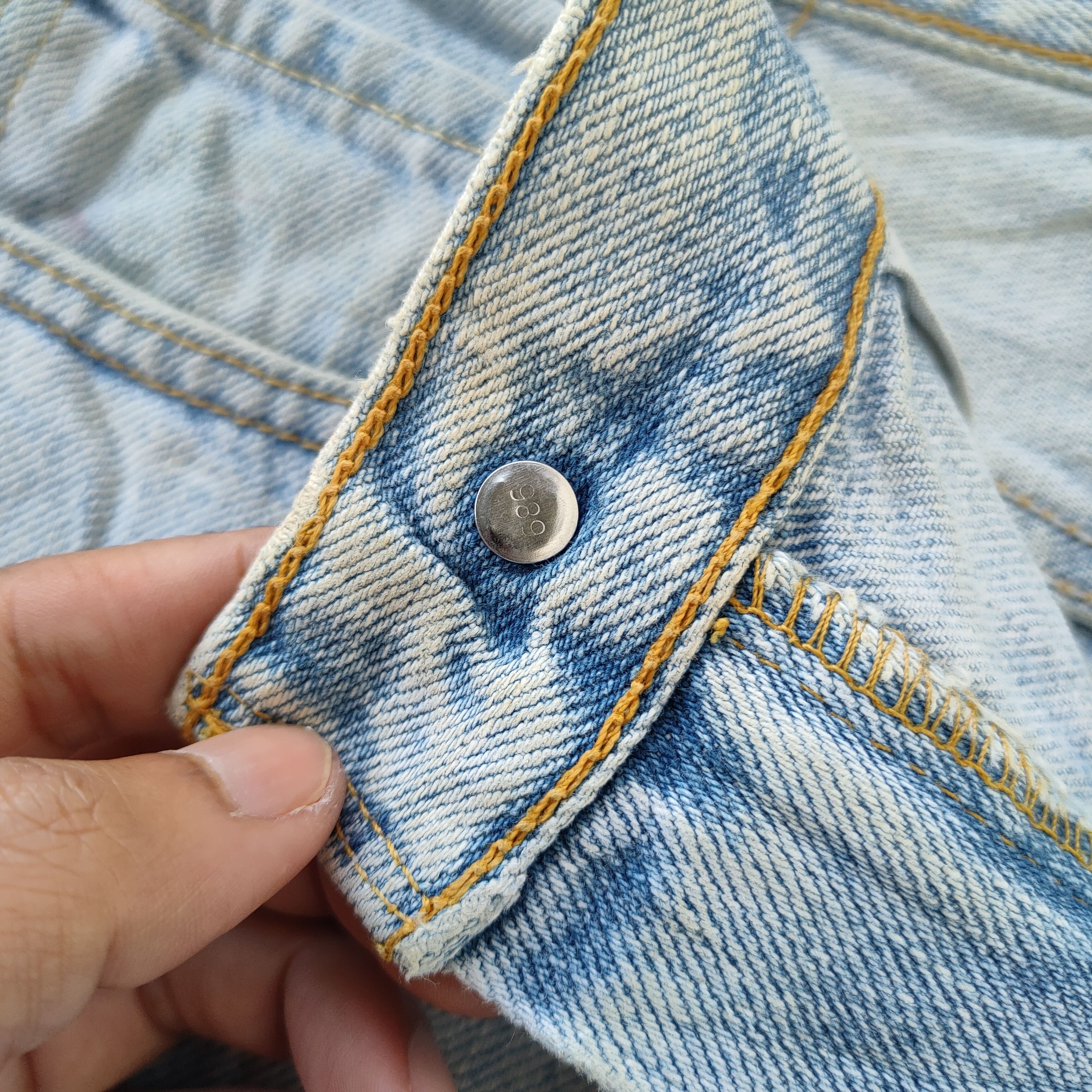 Levi's Vintage Clothing W32 VINTAGE LEVI'S 550 SKINNY LIGHT BLUE RIPPED JEANS PANTS Size US 32 / EU 48 - 9 Thumbnail