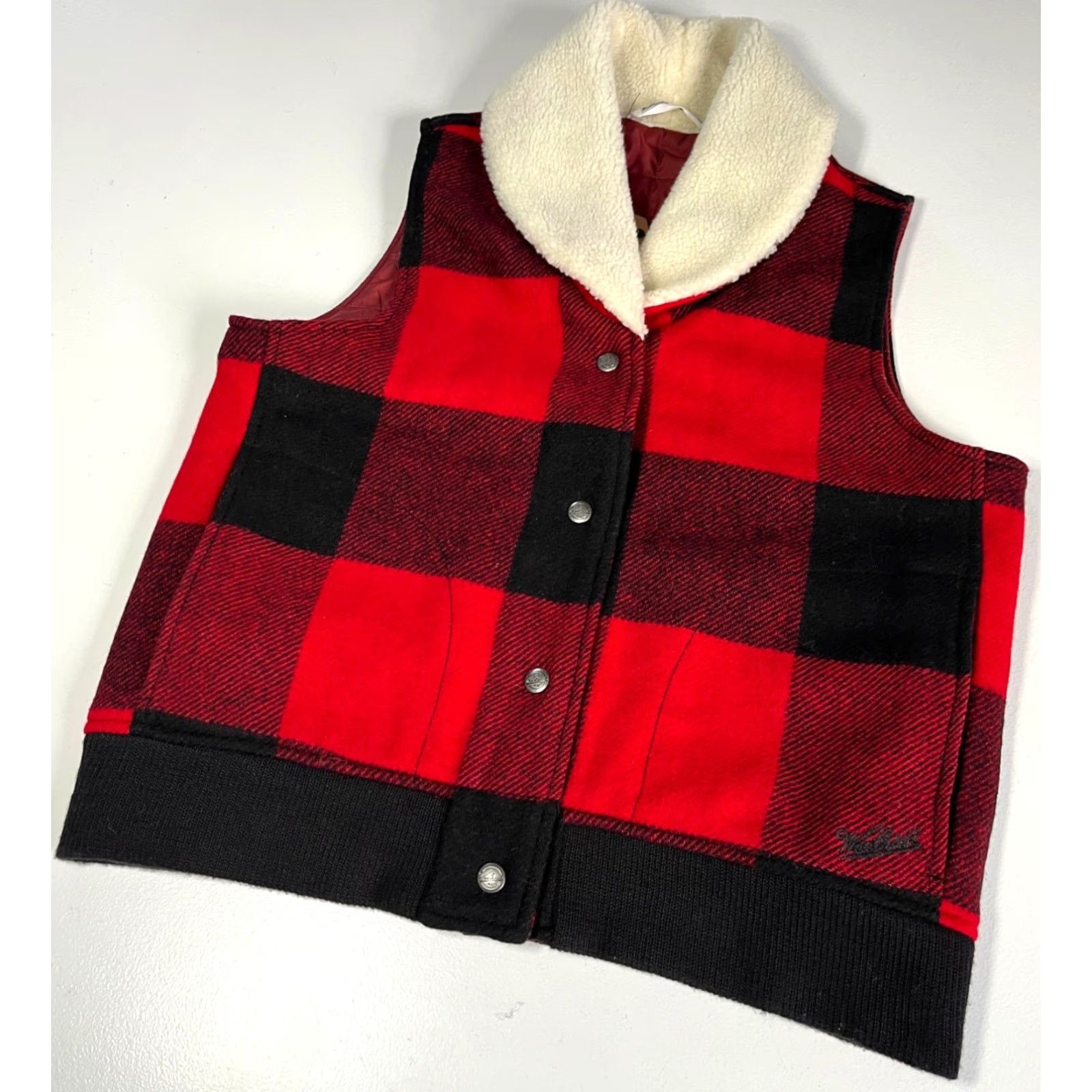 Vintage Woolrich Women's Vest Wool Blend NWT Giant Buffalo Size S Red Black Plaid Outdoor Pockets Vest Mens? Size S / US 4 / IT 40 - 7 Thumbnail