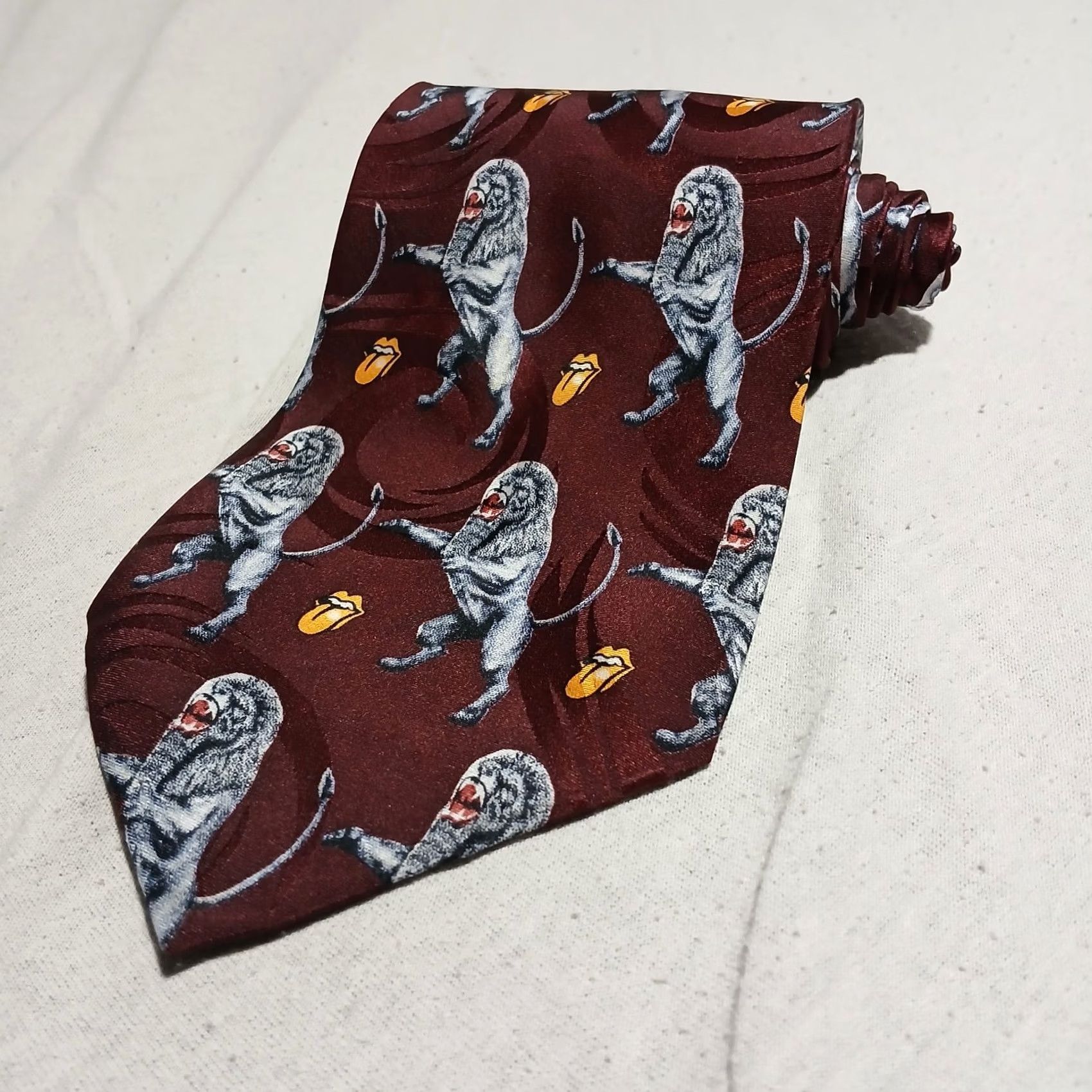 Vintage RM Style Men’s Necktie Burgundy Lion Mouth Tongue Out Pattern Silk 57-60 Adjustable Classic Length Red Designer Tie Men Size ONE SIZE - 2 Thumbnail