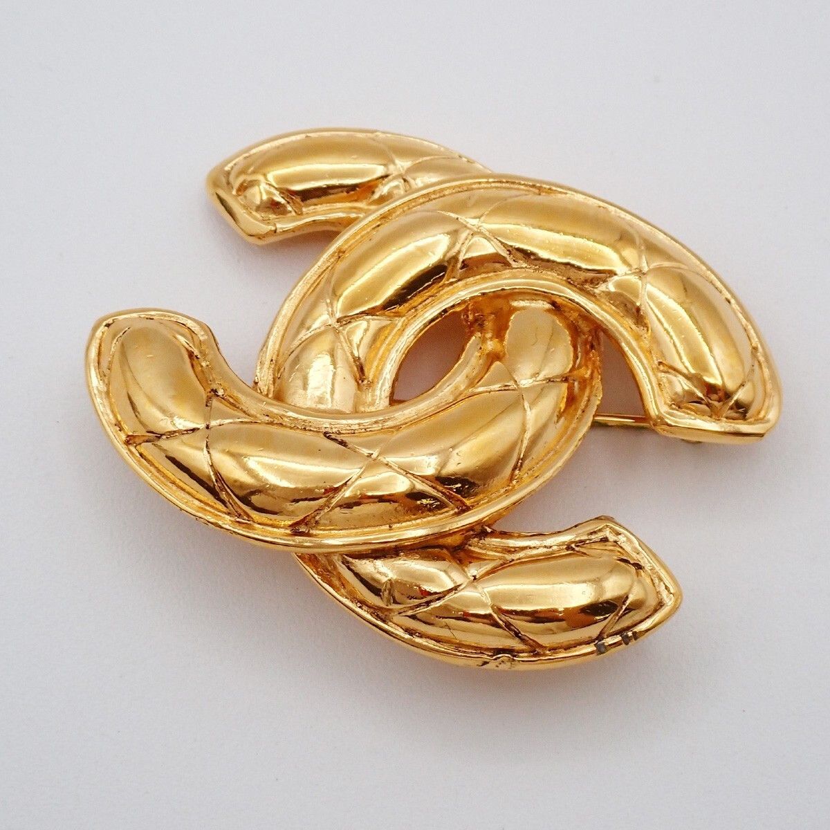 Chanel Chanel Vintage Quilted CC Brooch Metal Size ONE SIZE - 1 Thumbnail