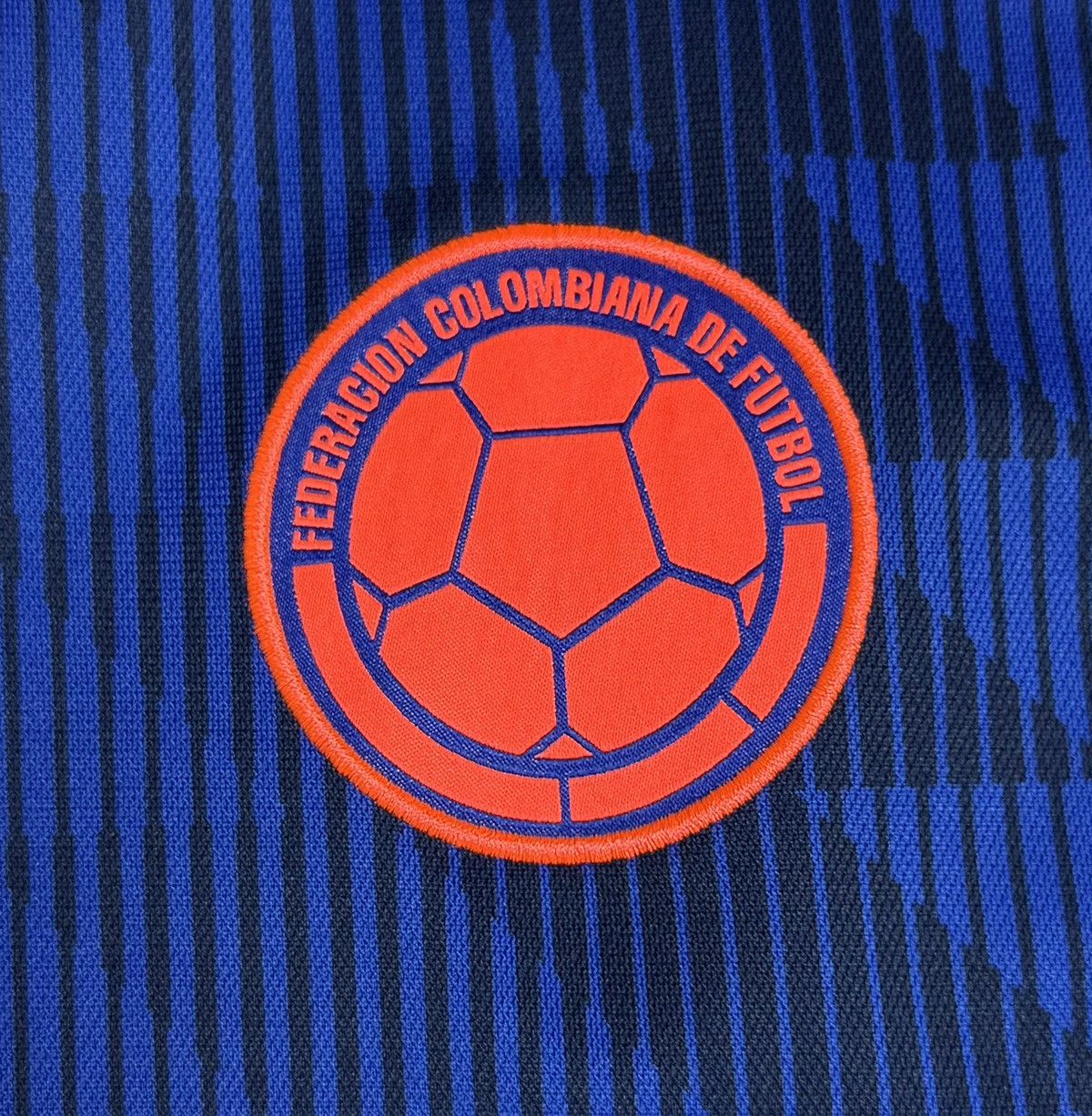 Adidas Colombia 2018 2019 Away Football Shirt Soccer Jersey Adidas Size US L / EU 52-54 / 3 - 6 Thumbnail