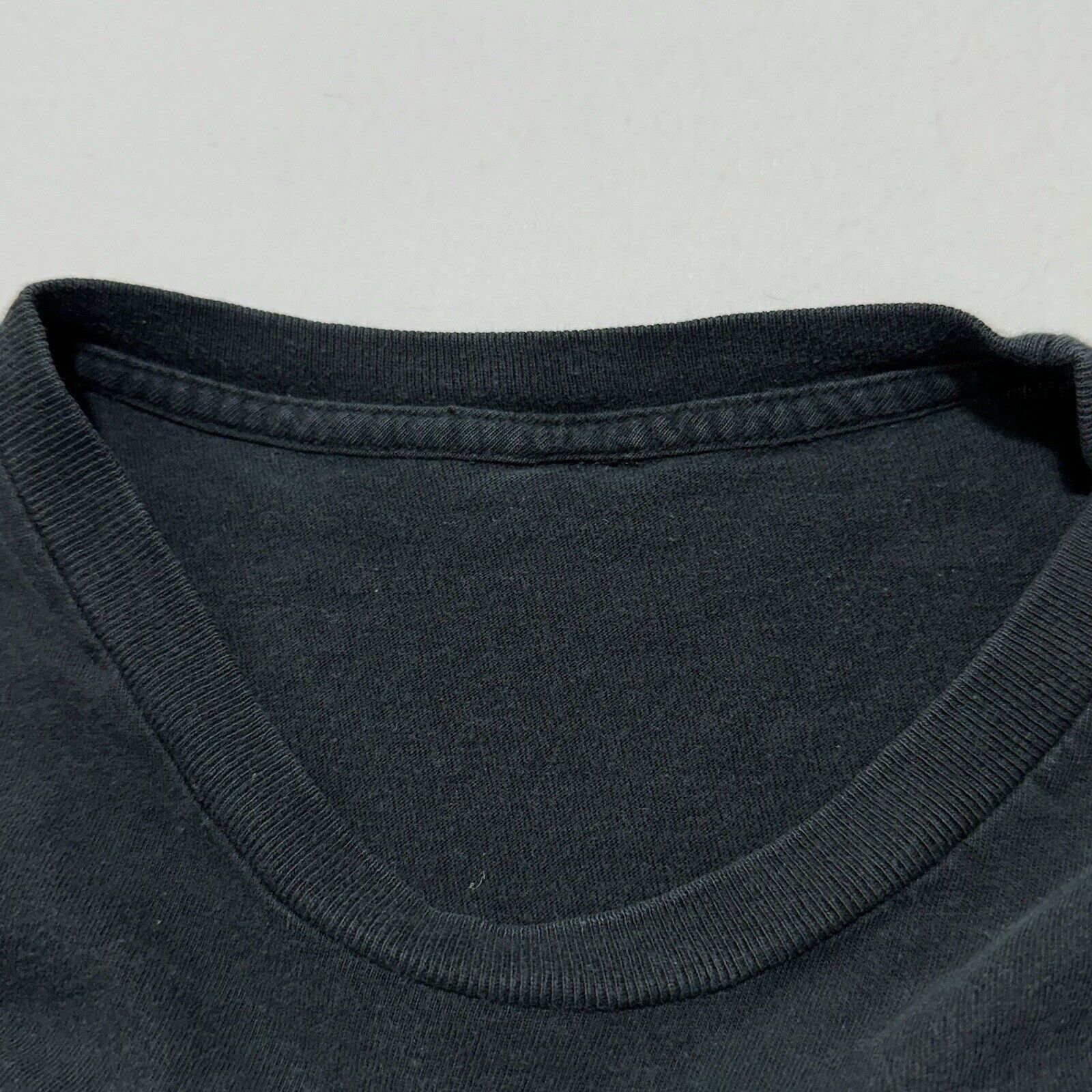 Obey OBEY Large Distressed Graphic T Shirt Star Logo Black Tee Size US L / EU 52-54 / 3 - 3 Thumbnail