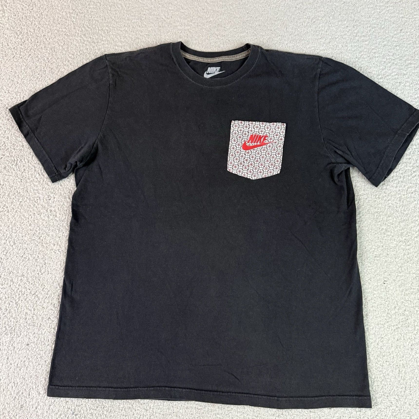 Nike VINTAGE Nike T Shirt Adult XL Black Pocket Logo Cotton Casual Everyday Essential Swoosh Mens Size US XL / EU 56 / 4 - 2 Thumbnail