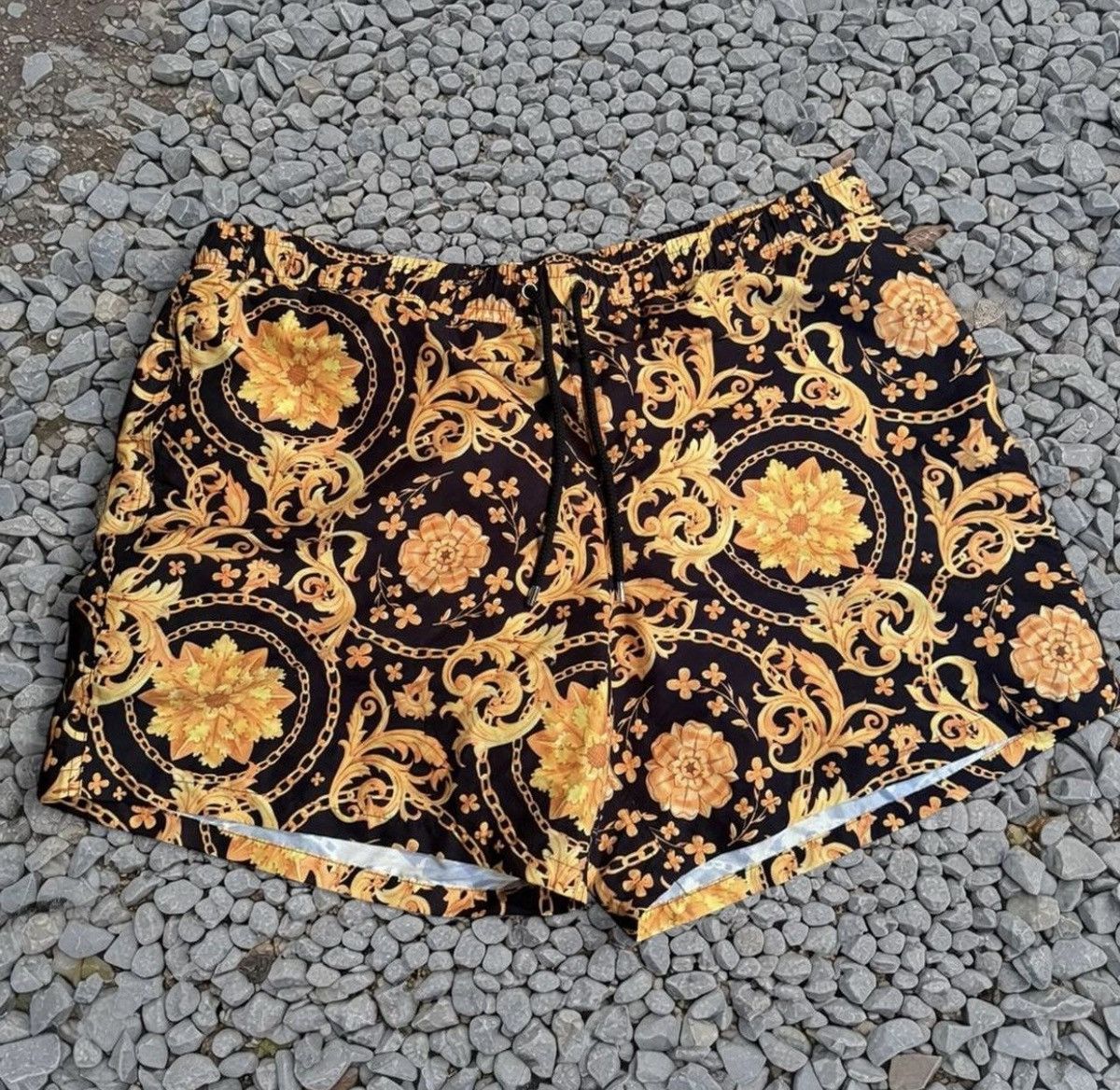 Other Versace print swim trunks Size US 44 / EU 60 - 1 Preview