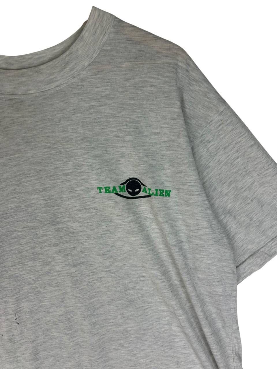 Vintage 90s Alien Team T-Shirt – Sci-Fi Graphic