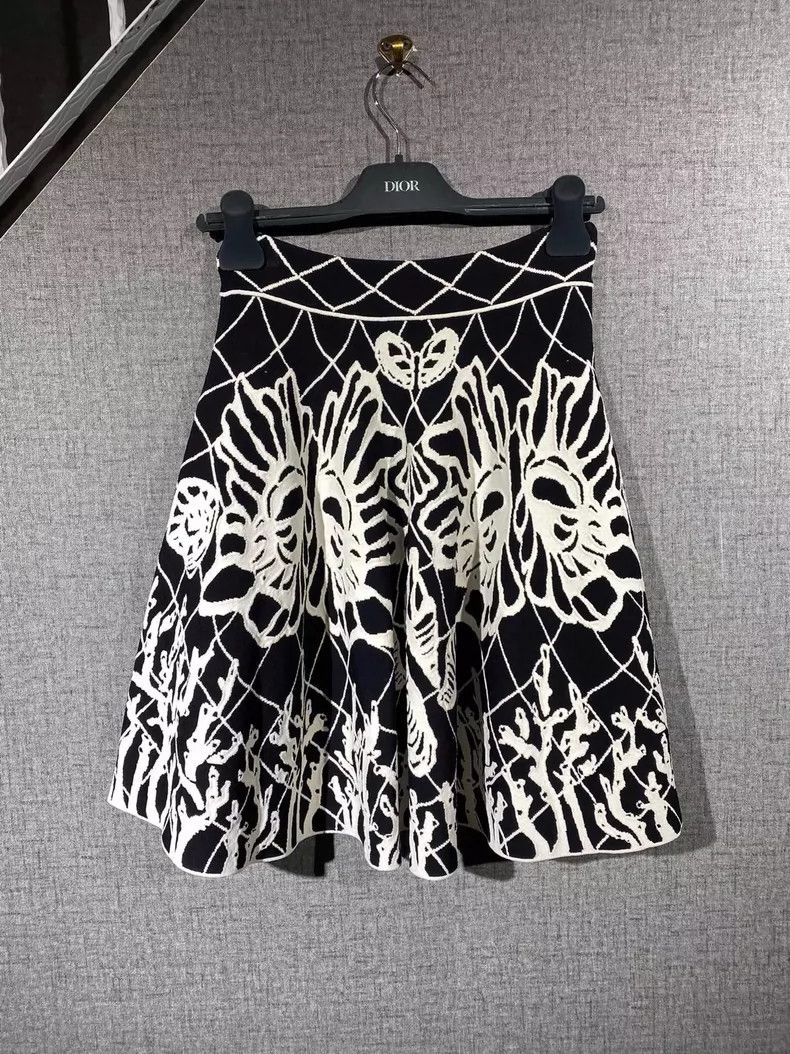 Alexander McQueen Alexander Mcqueen SizeM Half skirt Size 26" / US 2 / IT 38 - 1 Thumbnail