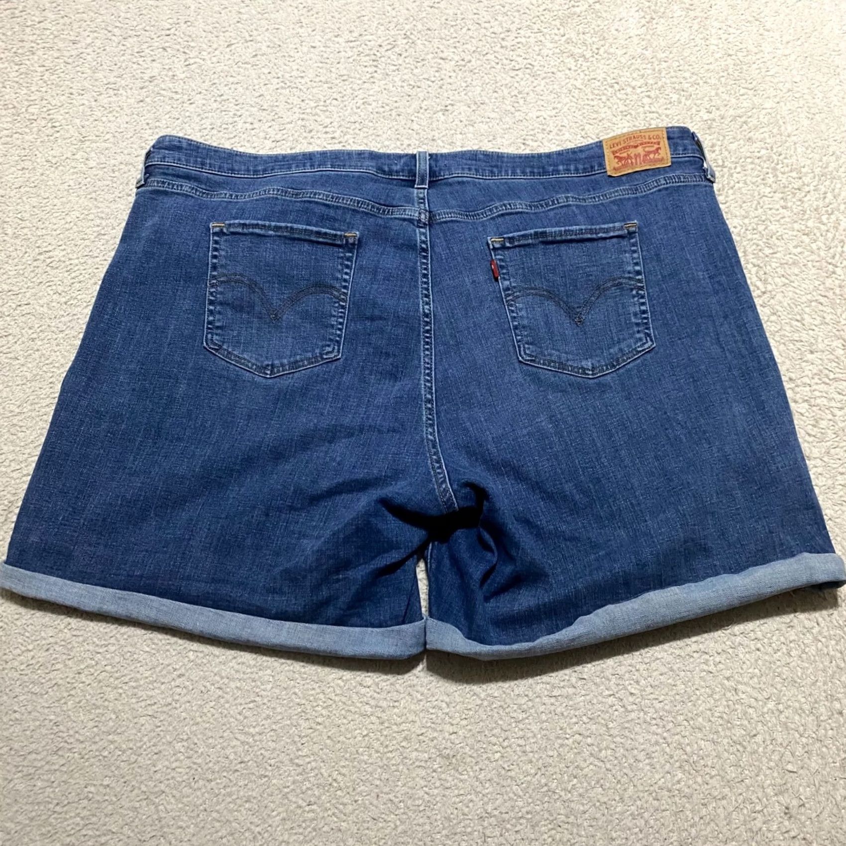 Levi's VINTAGE Levis Womens 22W Plus Jeans Blue Denim Distressed Cut-Off Mid Rise Inseam 7" Size 40" / US 18 - 2 Thumbnail
