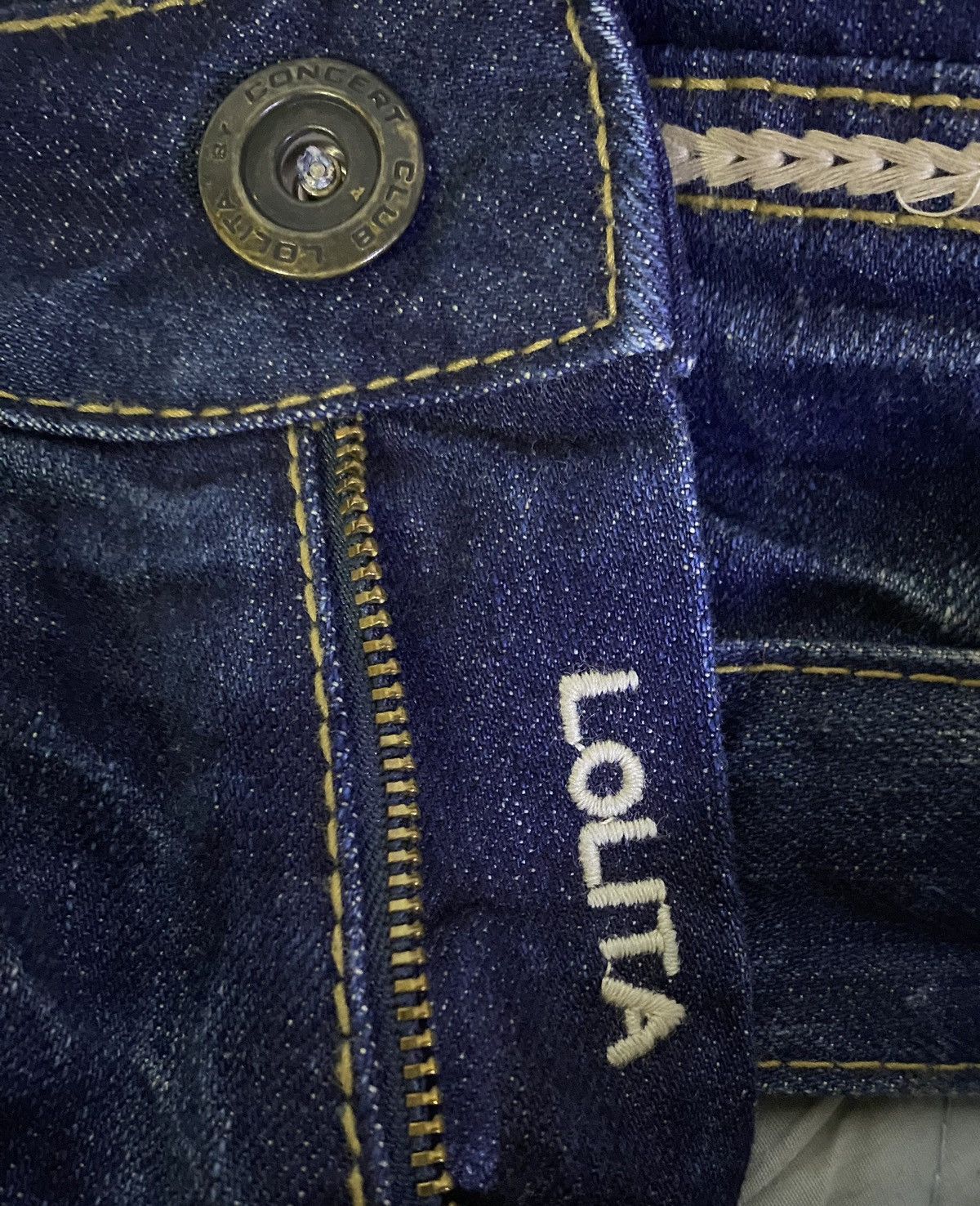 If Six Was Nine Vintage Yoshitomo Nara Lolita Distressed Denim Size US 32 / EU 48 - 11 Thumbnail