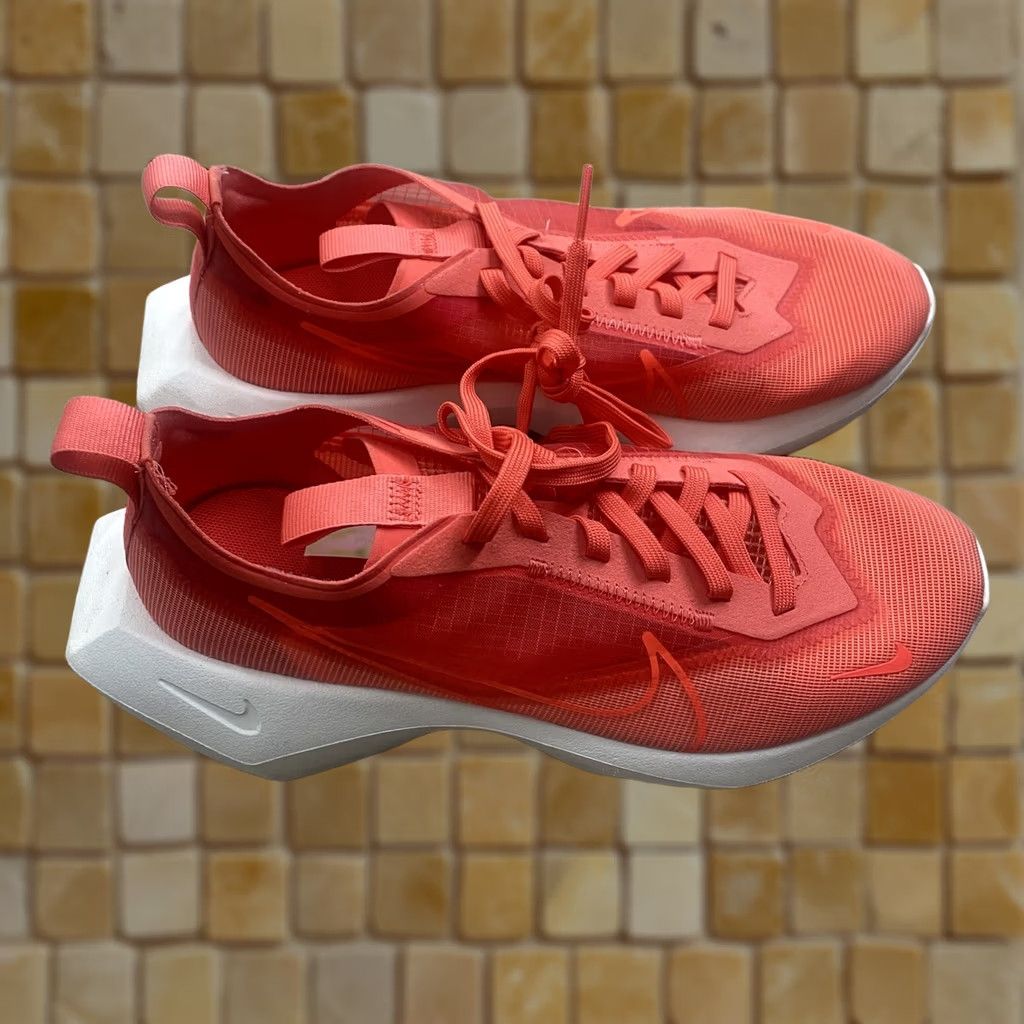 Nike Nike Vista Lite Sneaker Womens 7.5 Red Textile Athletic Magic Ember Size US 8 / IT 38 - 1 Thumbnail