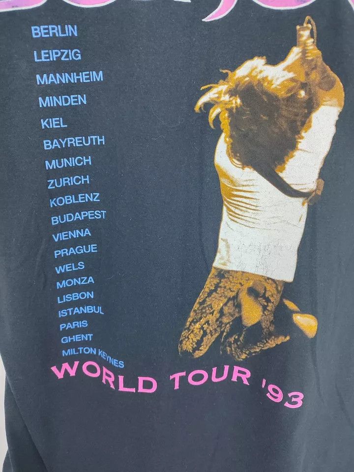 Vintage Rare Bon Jovi 1993 world tour vintage t shirt Size XL Size US XL / EU 56 / 4 - 8 Thumbnail