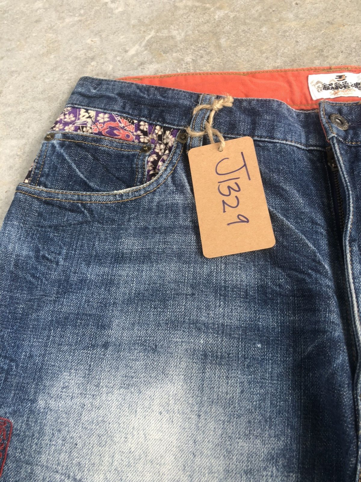 Karakuri Tamashii Karakuri Tamashii Embroidered Jeans Distressed Size US 34 / EU 50 - 14 Thumbnail