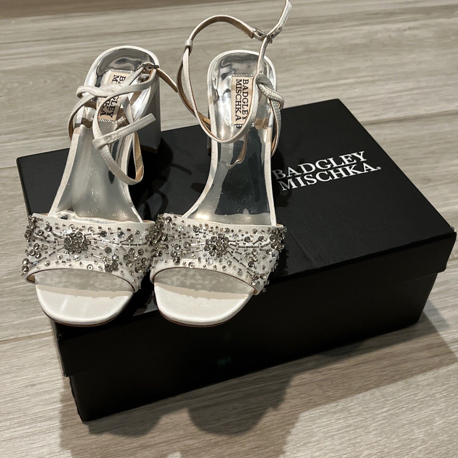 Badgley Mischka Women 7.5 Telissa Heeled White *Damaged
