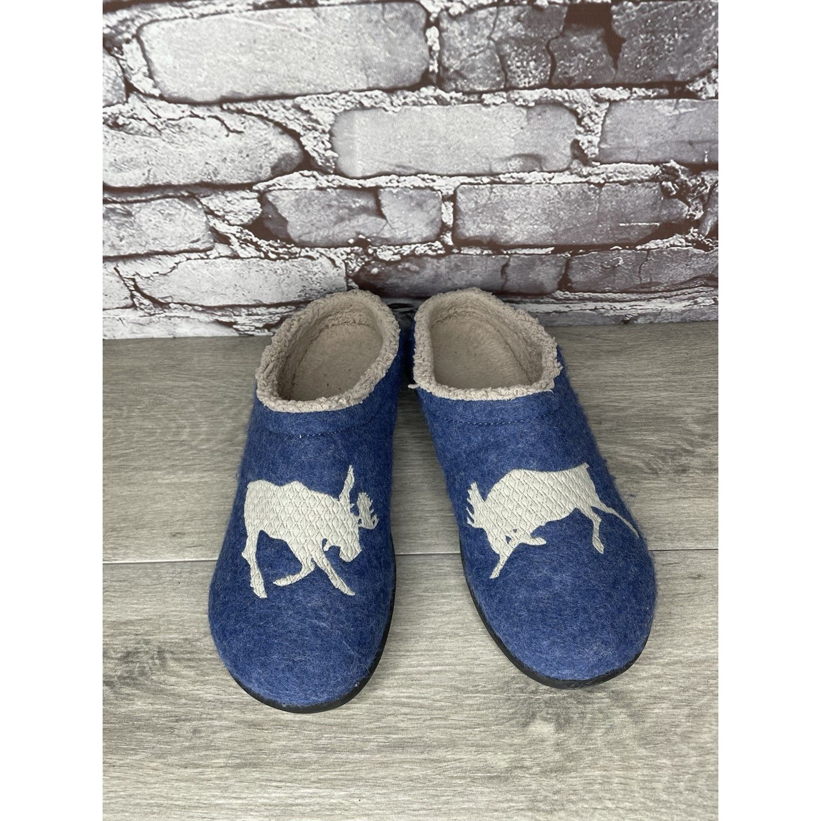 L.L. Bean LL Bean Daybreak Scuffs Blue Moose Motif Wool Clog Slippers Size US 10 / IT 40 - 11 Thumbnail